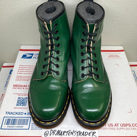 90's Vintage WMNS Size US 8 England Green Dr. Martens MIE boots 8-eye 1460 shoes - Picture 10 of 16
